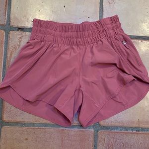 COPY - Lululemon Tracker V shorts pink size 4